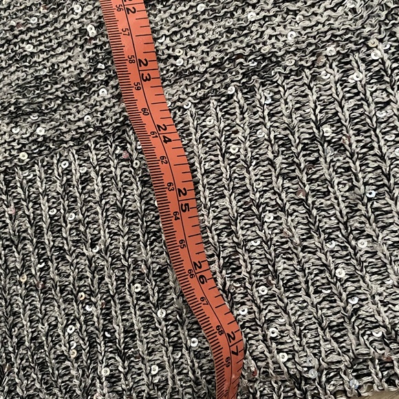 💕2 for $25💕Sequinned sweater M - Picture 6 of 6